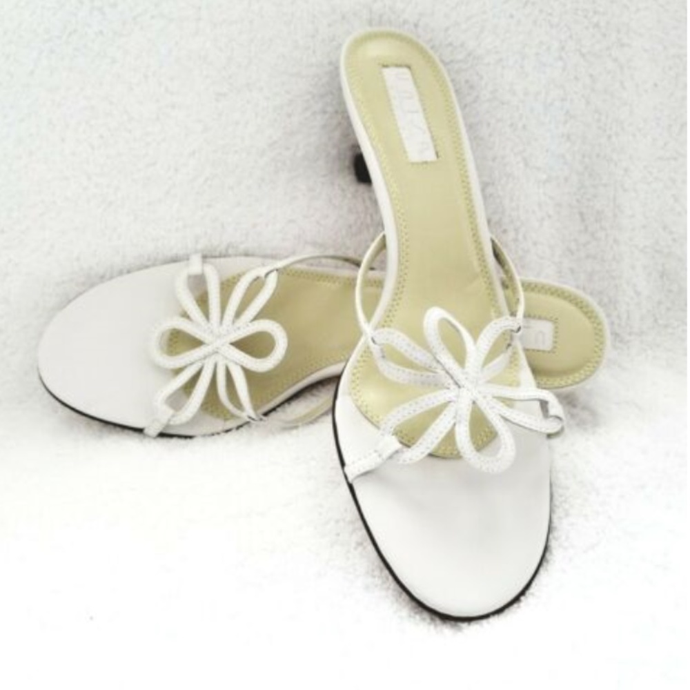 Unisa White Butterfly Strap Kitten New Sandal 9.5N